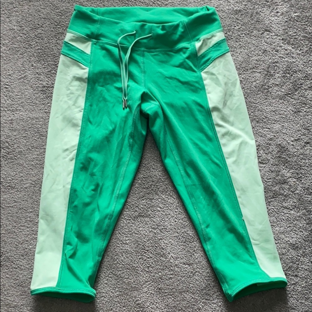 Lululemon Size 4 crops